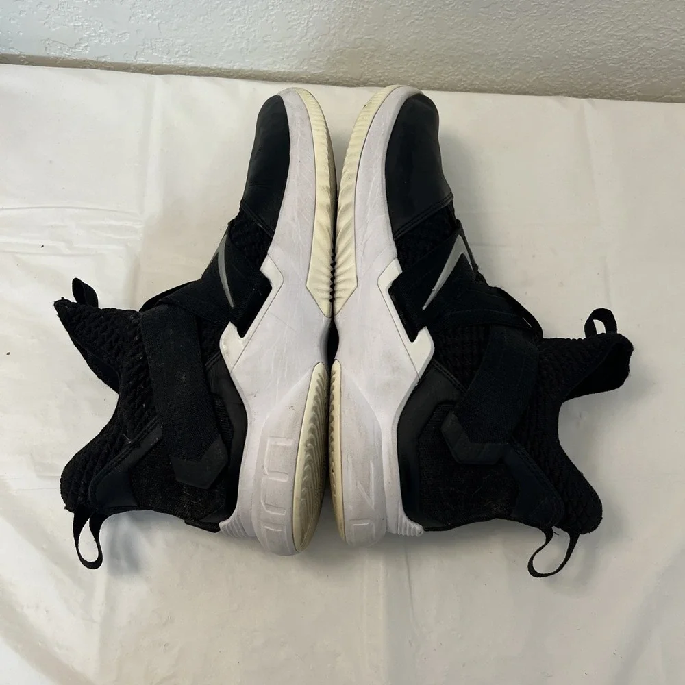 Nike LeBron Soldier 12 Black White Mens Basketball Shoes AT3872-001 2018 Sz 10.5